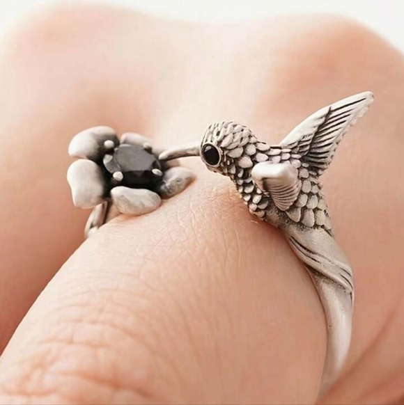 NEW‼️Hummingbird and Flower Ring - Picture 2 of 6